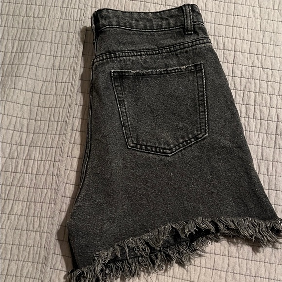 Women’s Pretty Little Thing Denim Shorts - Picture 1 of 5